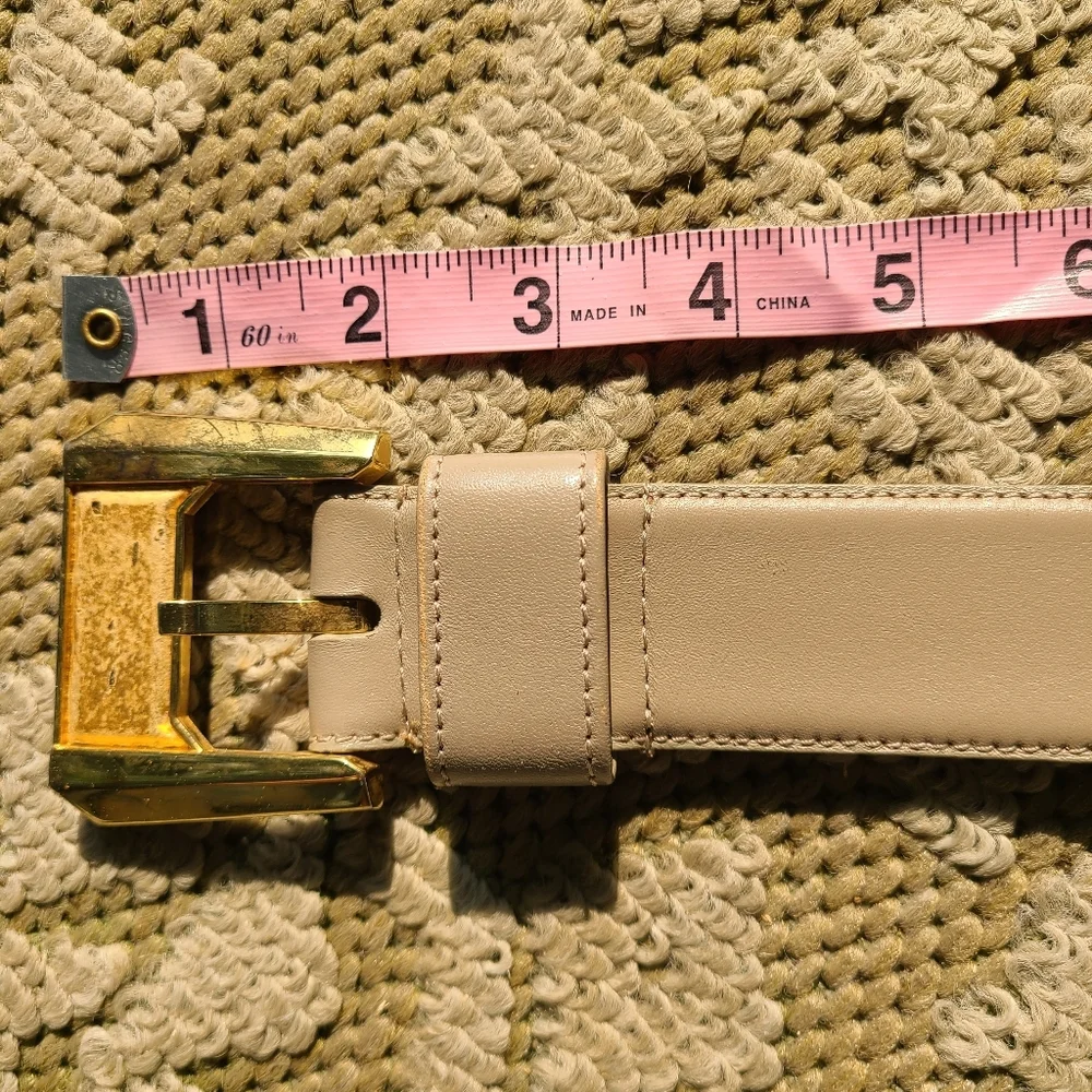 Vintage 1988 Liz‎ Claiborne Leather Cream Belt VTG Gold Buckle M